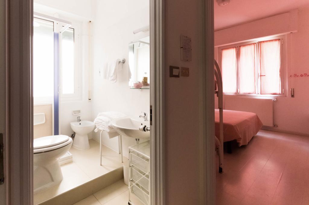 Hotel Giongo Spotorno Buitenkant foto