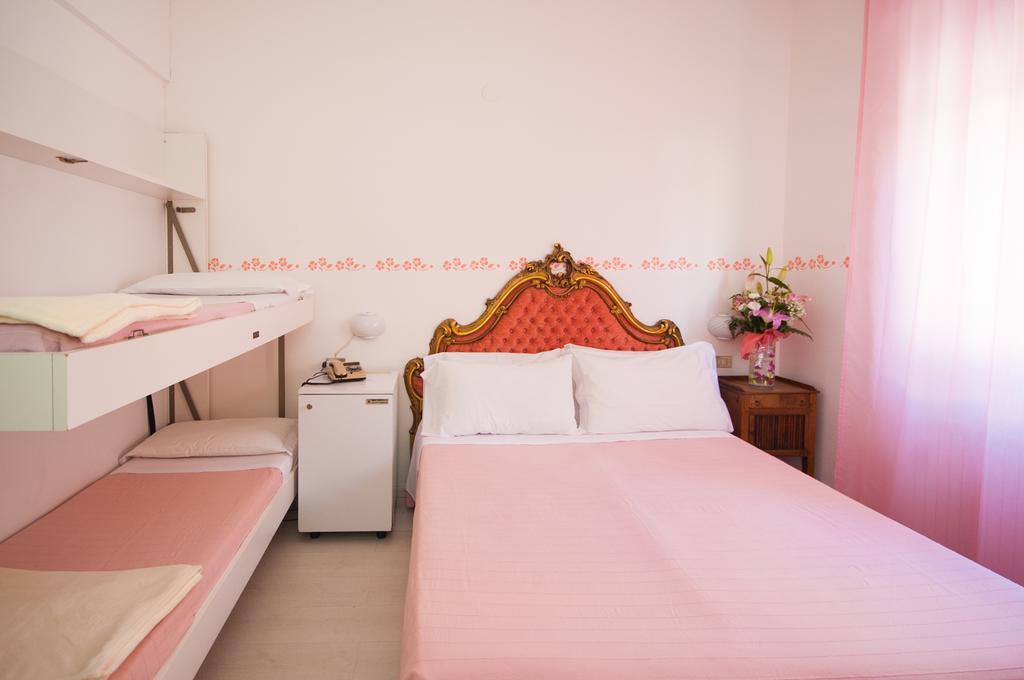 Hotel Giongo Spotorno Buitenkant foto